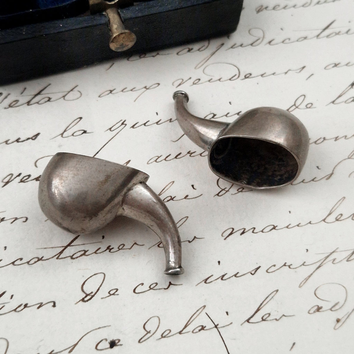 Paire d'appareils auditifs miniatures en argent - Vers 1900