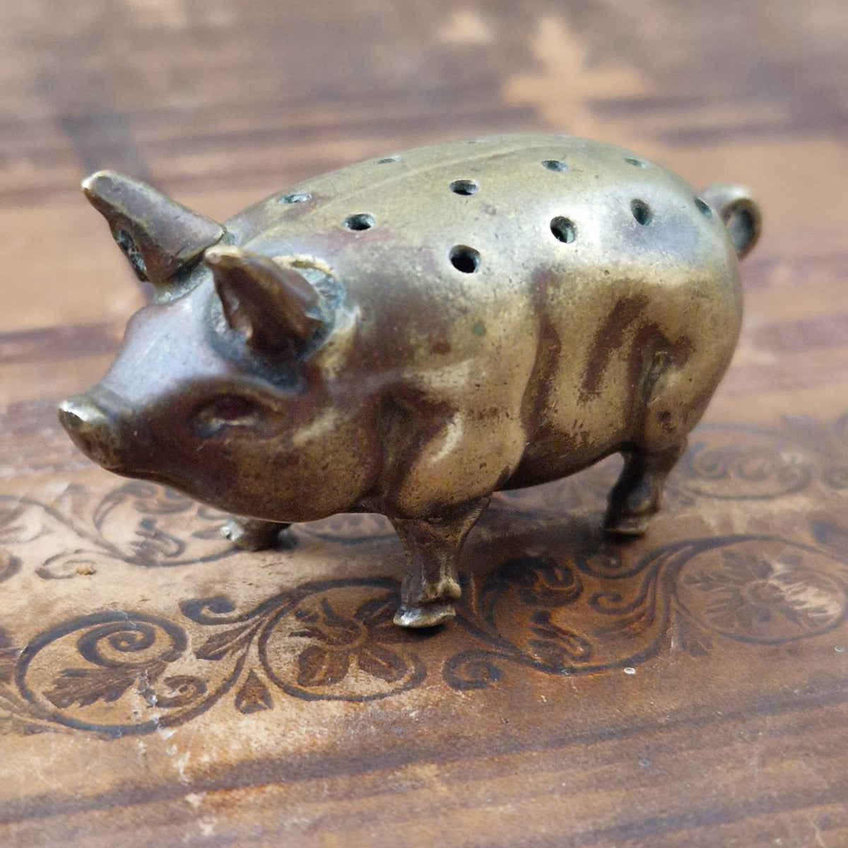 Cochon en laiton - Pique-aiguilles ou salière - Fin XIXe