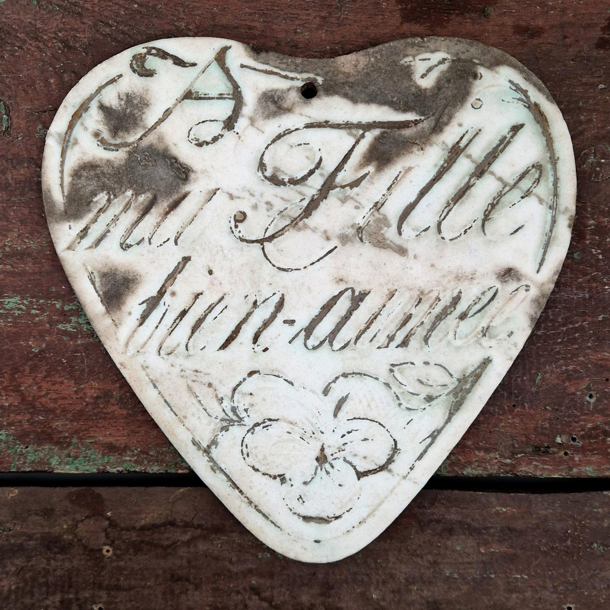 Ancien cœur funéraire en pierre sculptée « Sophie »