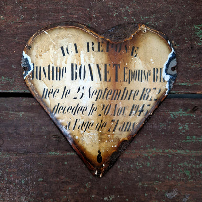 Plaque commémorative en cœur « Justine » - 1945