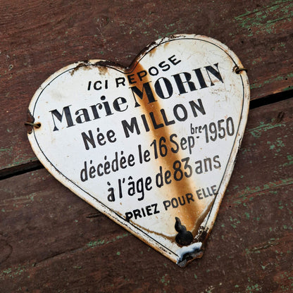 Ancien cœur funéraire en tôle émaillée « Marie »