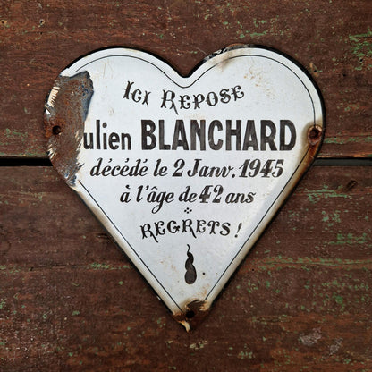 Plaque funéraire émaillée en forme cœur