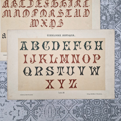 3 planches de calligraphie « Cursive, gothique et morave »