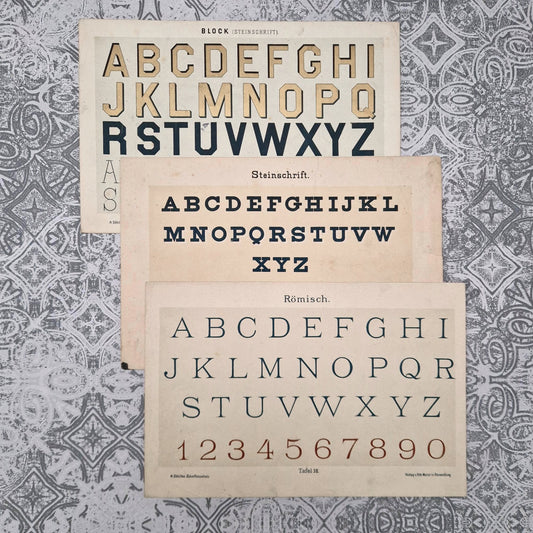 Lot de 3 alphabets « Lapidaires, romain et bloc » - Vers 1890