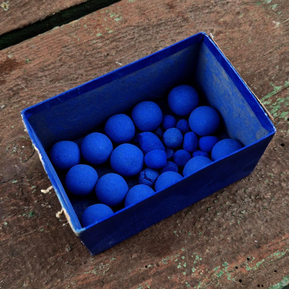 Boîte de « Bleu d’Outremer »  pour azurage
