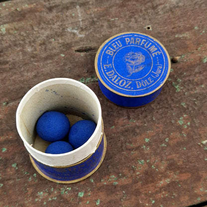 Ancienne boîte de « Bleu parfumé » - E. Daloz, Dole
