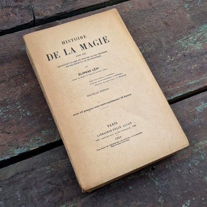 Ancien livre « Histoire de la Magie » - Éliphas Lévi - 1922