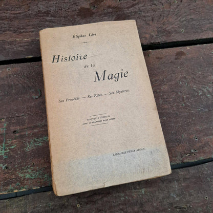 Ancien livre « Histoire de la Magie » - Éliphas Lévi - 1922