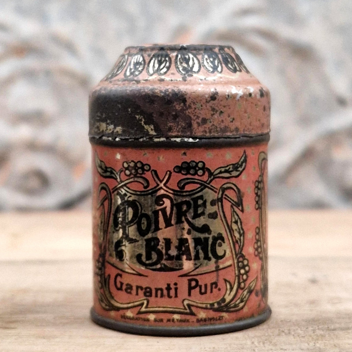 Rare duo de poivrières en tôle lithographiée « Poivre gris & blanc »