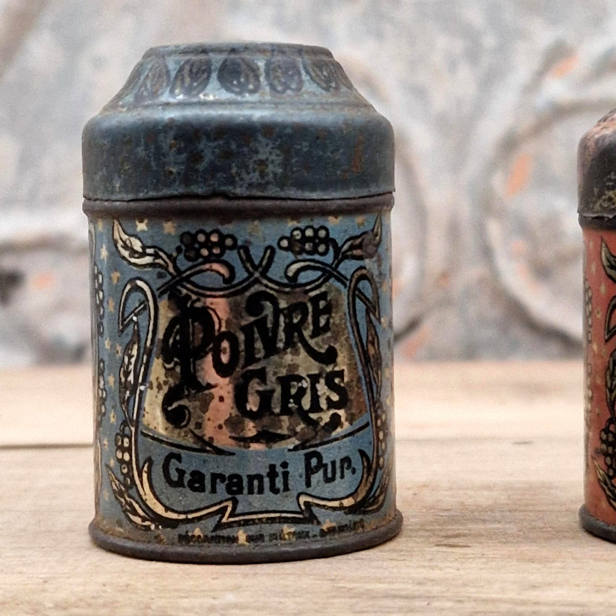 Rare duo de poivrières en tôle lithographiée « Poivre gris & blanc »