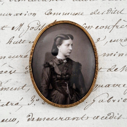 Rare Médaillon photo sur émail - Lafon de Camarsac, 1863