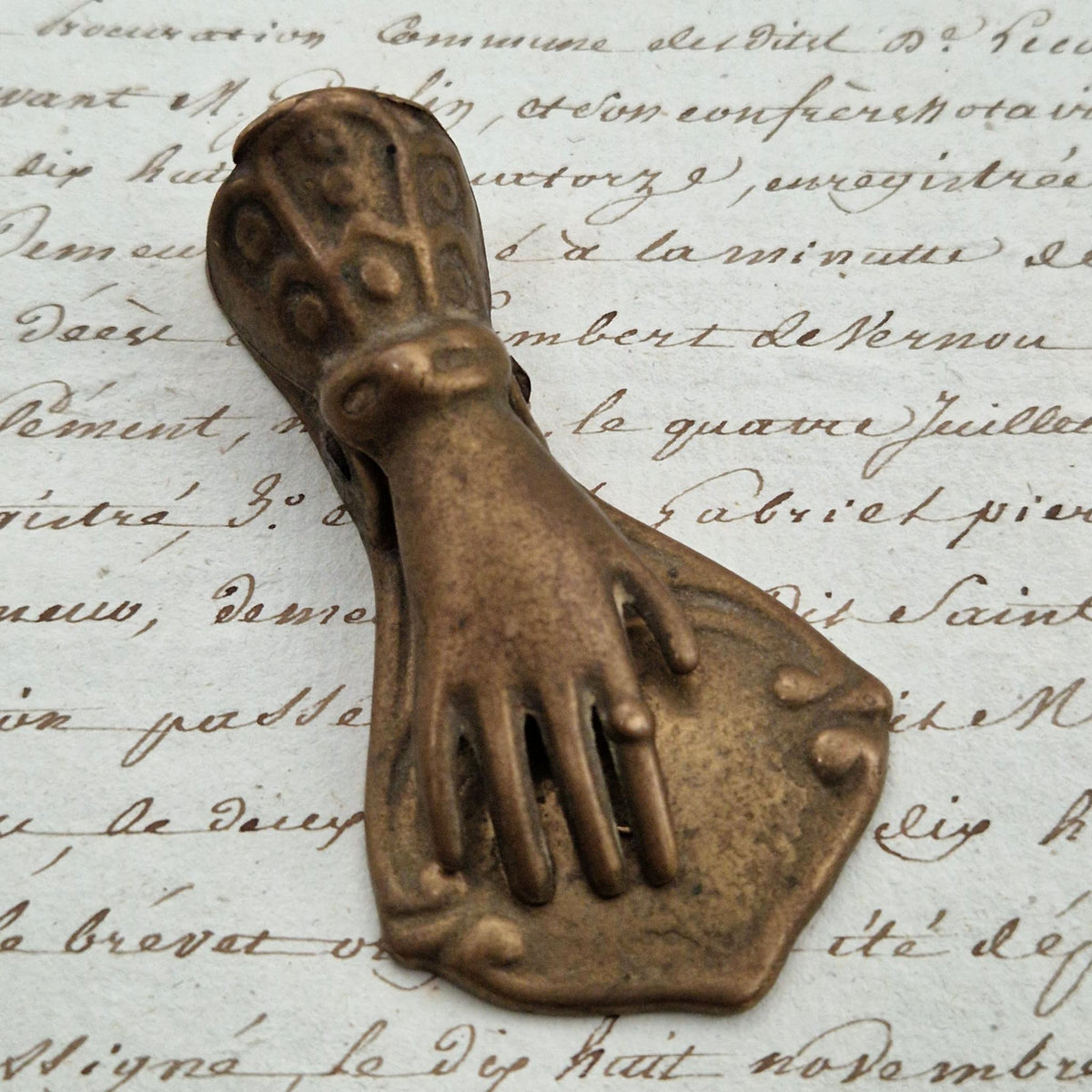 Ancienne mini Pince à courrier  « Main victorienne »