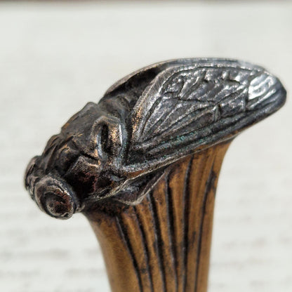 Ancien cachet en bronze « Cigale » - signé Duval