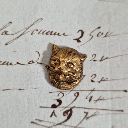 Ornement miniature « Tête de Chat » en laiton