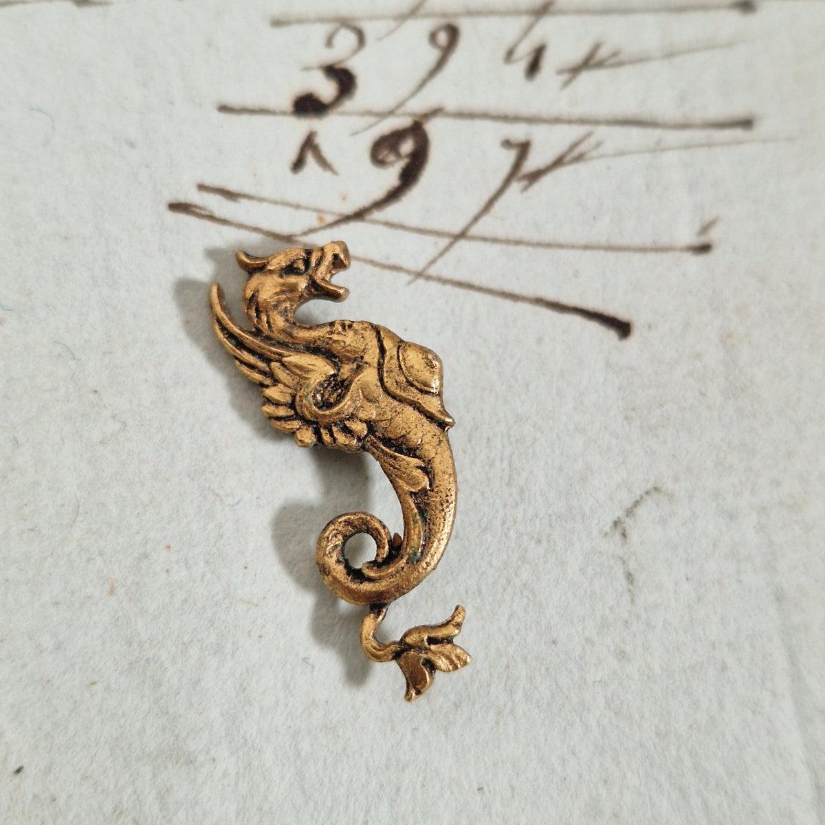 Ornement miniature « Hippocampe » en laiton
