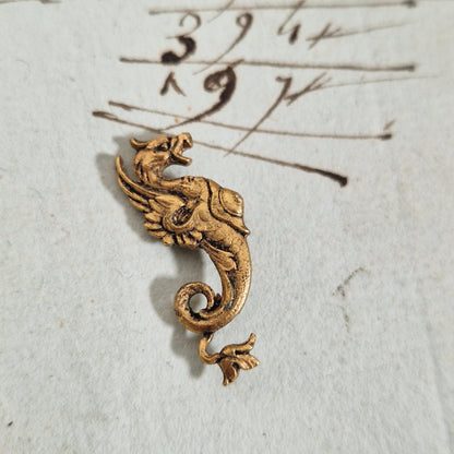 Ornement miniature « Hippocampe » en laiton