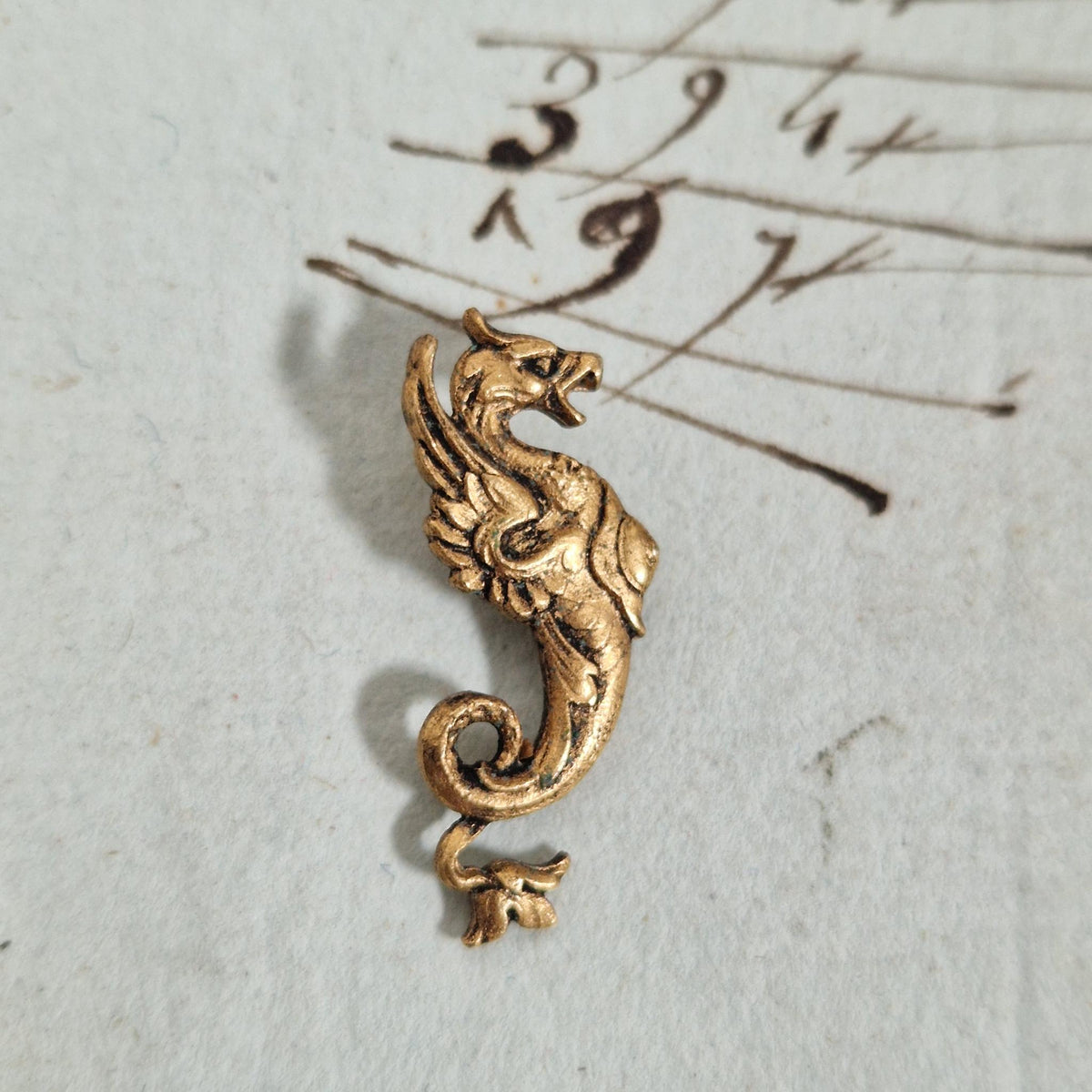 Ornement miniature « Hippocampe » en laiton