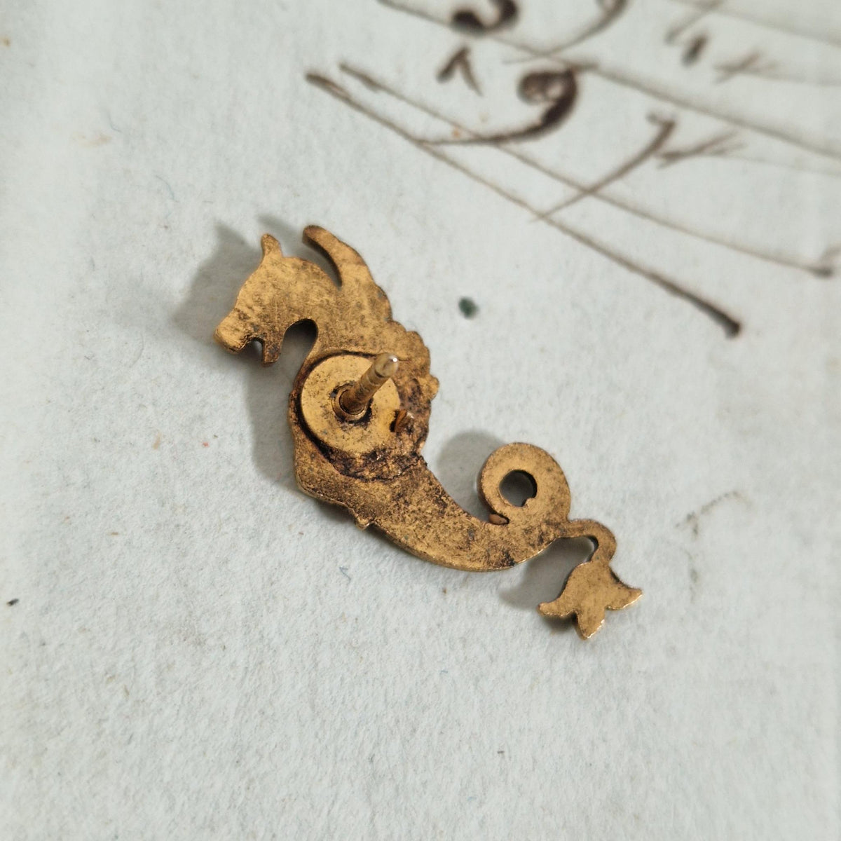Ornement miniature « Hippocampe » en laiton