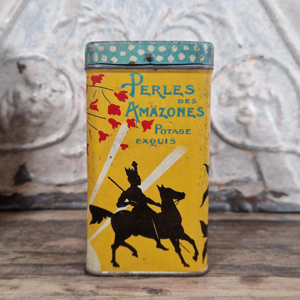 Rare boîte publicitaire « Perles des Amazones »