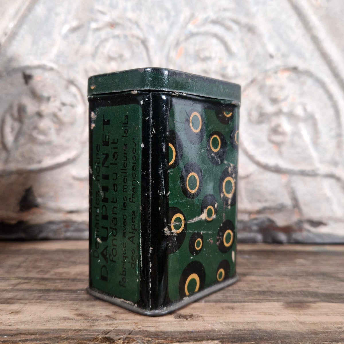 Vintage "Cémoi - Chocolate dessert cream" tin