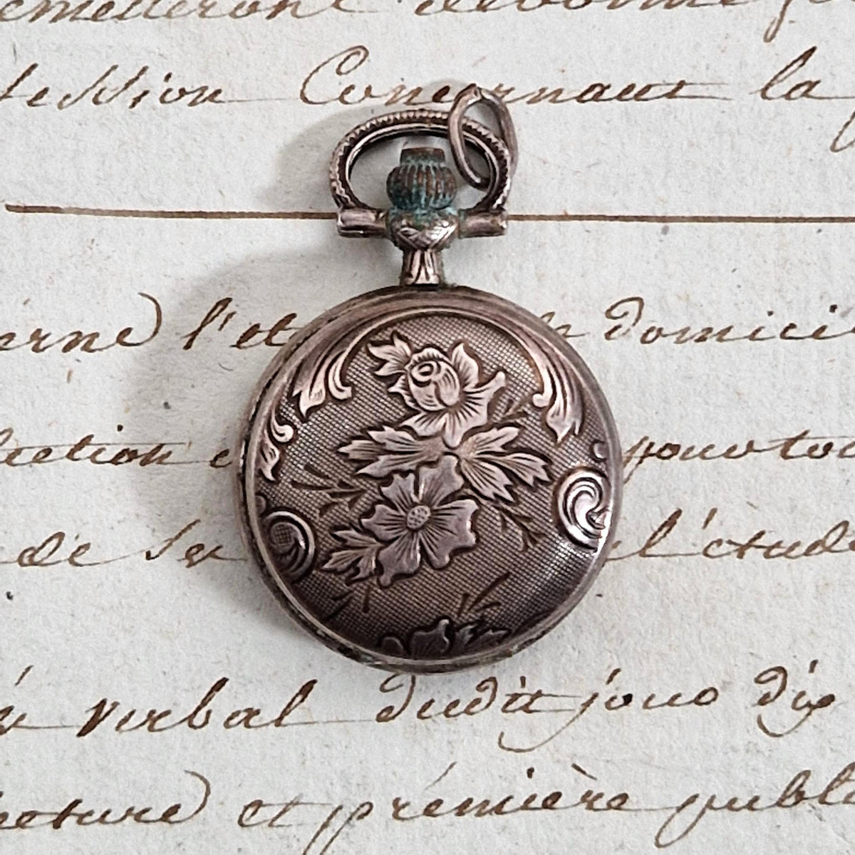 Montre pendentif à décor floral - Pierre Lannier Paris