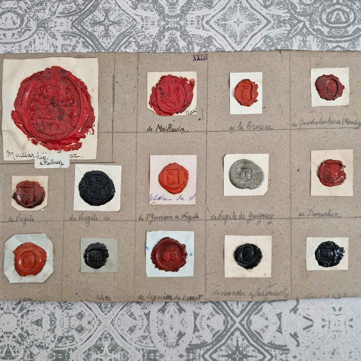 Planche de 14 cachets anciens - Grand sceau héraldique