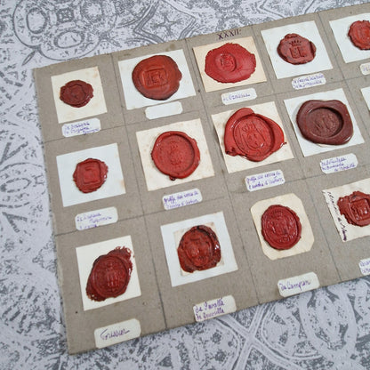 Planche de sceaux anciens - Grands blasons et cires rouges