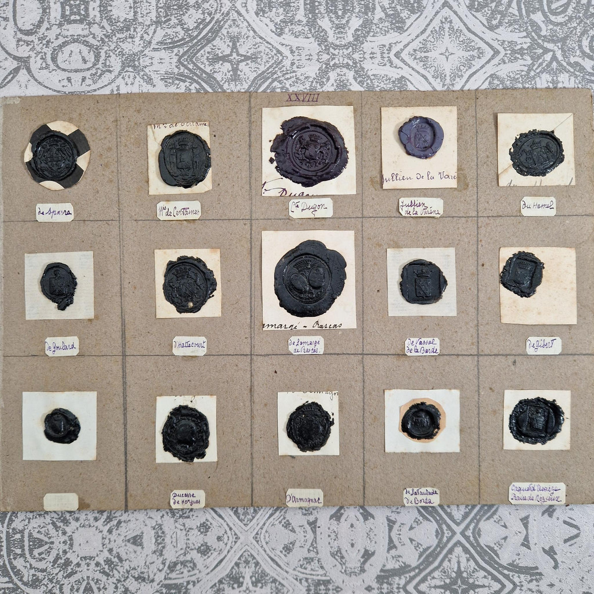 Collection of 15 seals - Black wax and purple shades