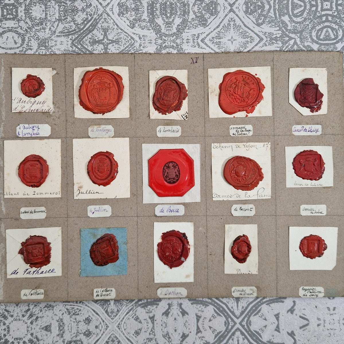 Quinze sceaux anciens - Cachet bicolore et grands blasons