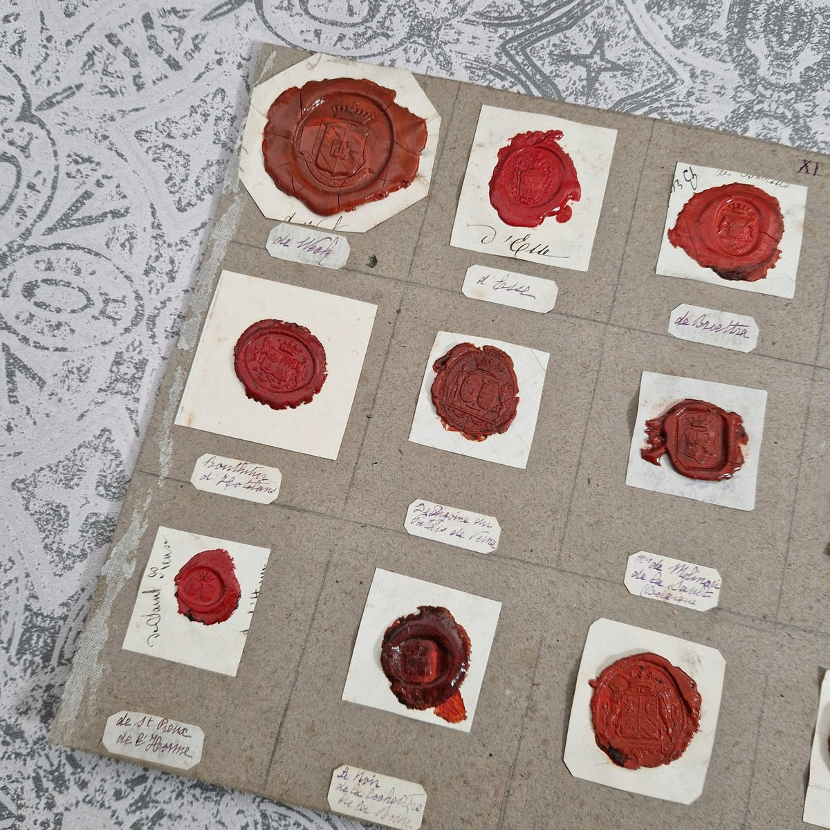 Plate of armorial seals and ancient coats of arms