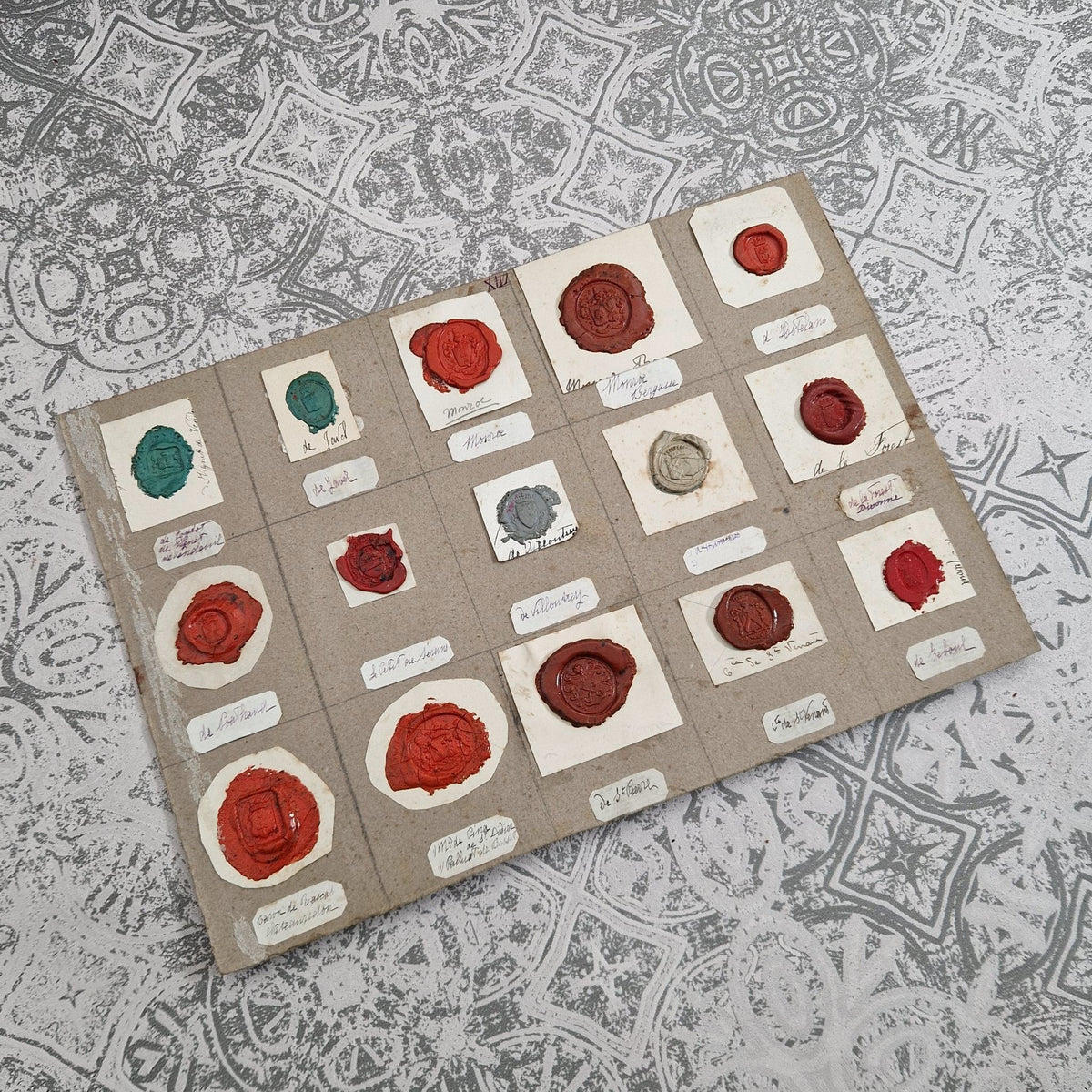 Planche de cachets anciens - Cires rouges et turquoise