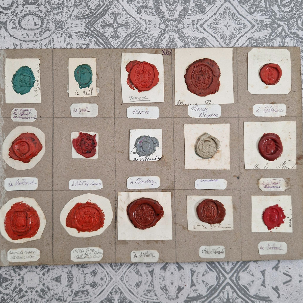 Planche de cachets anciens - Cires rouges et turquoise
