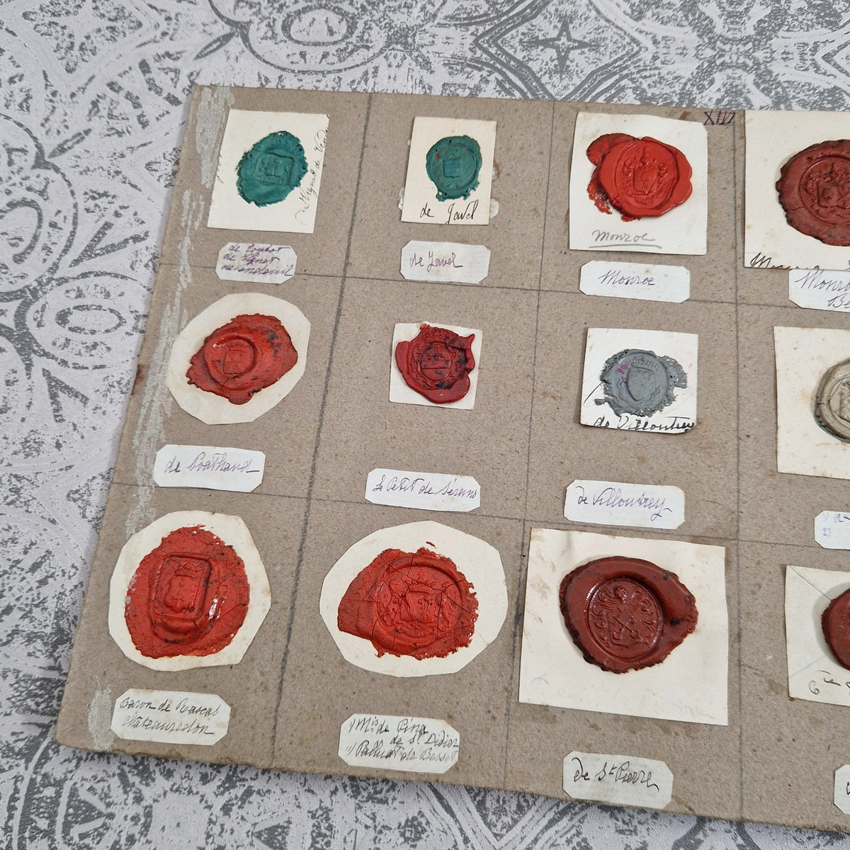 Planche de cachets anciens - Cires rouges et turquoise