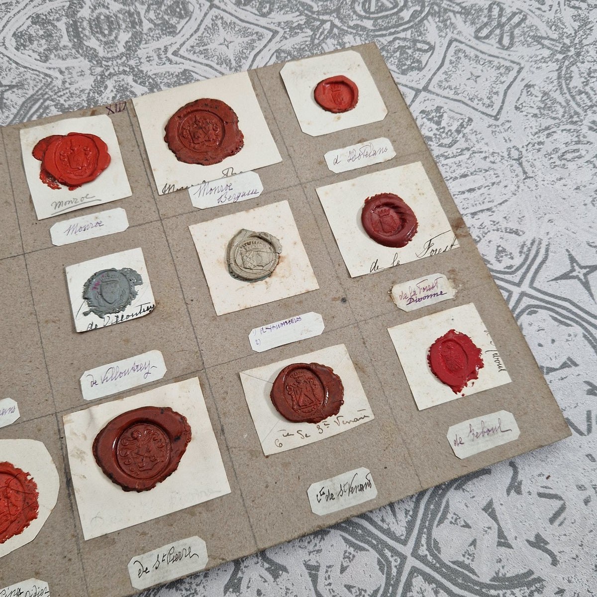 Planche de cachets anciens - Cires rouges et turquoise