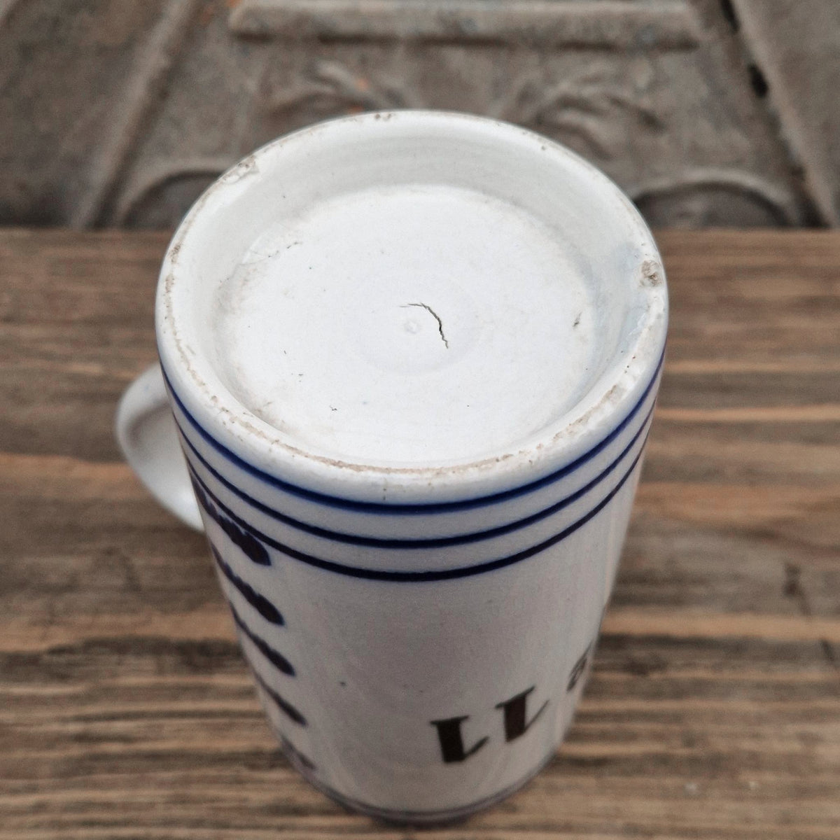 Antique archer's tankard no. 11 in earthenware