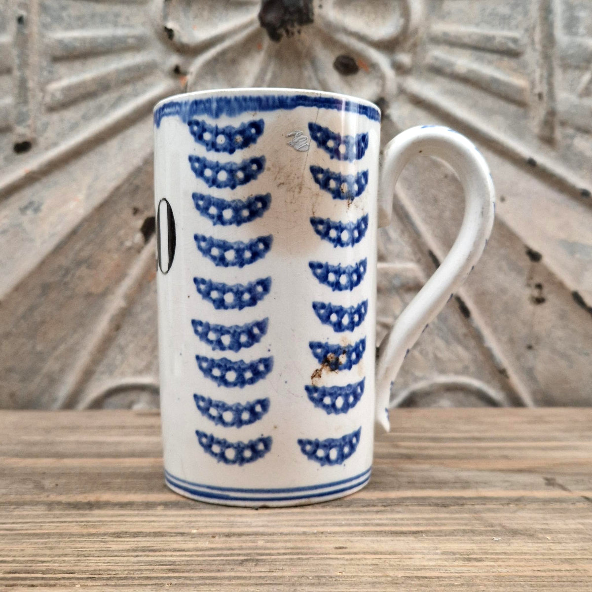 Chope d’archer n° 20 à festons bleus - Faïencerie de Nimy