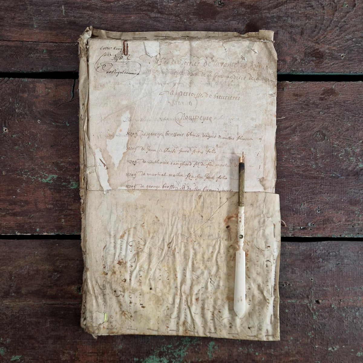 Registre manuscrit à l’encre et parchemin – Fin XVIIe / début XVIIIe siècle