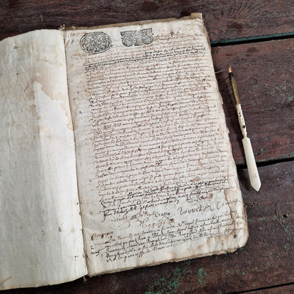 Registre manuscrit à l’encre et parchemin – Fin XVIIe / début XVIIIe siècle