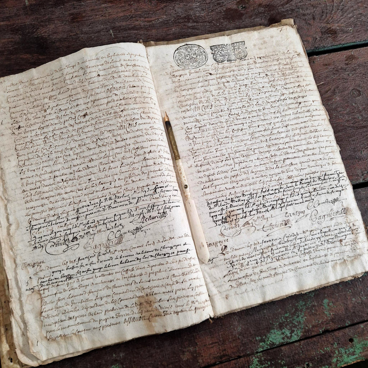 Registre manuscrit à l’encre et parchemin – Fin XVIIe / début XVIIIe siècle
