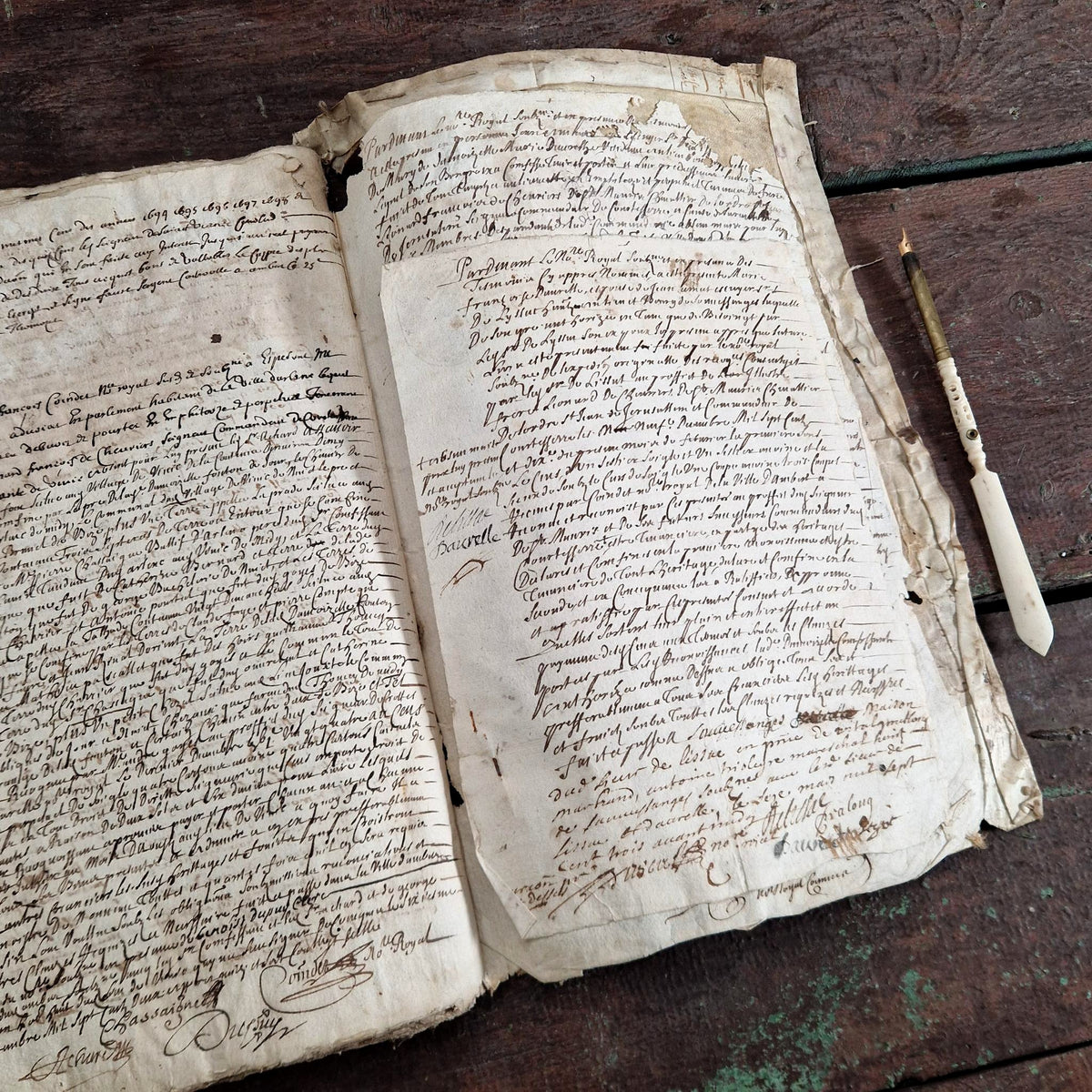 Registre manuscrit à l’encre et parchemin – Fin XVIIe / début XVIIIe siècle