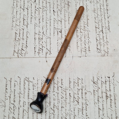 Ancienne tirette d’orgue avec bouton émaillé  « Bourdon »