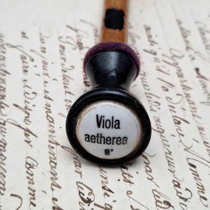 Tirette d’orgue avec bouton émaillé « Viola aetherea »