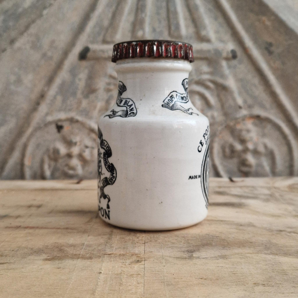 Ancien pot à moutarde Grey-Poupon avec sa capsule en métal