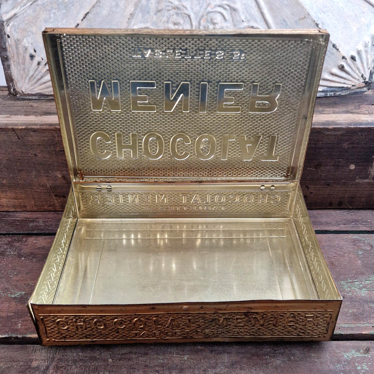 Boîte ancienne Chocolat Menier XXL - Tôle dorée