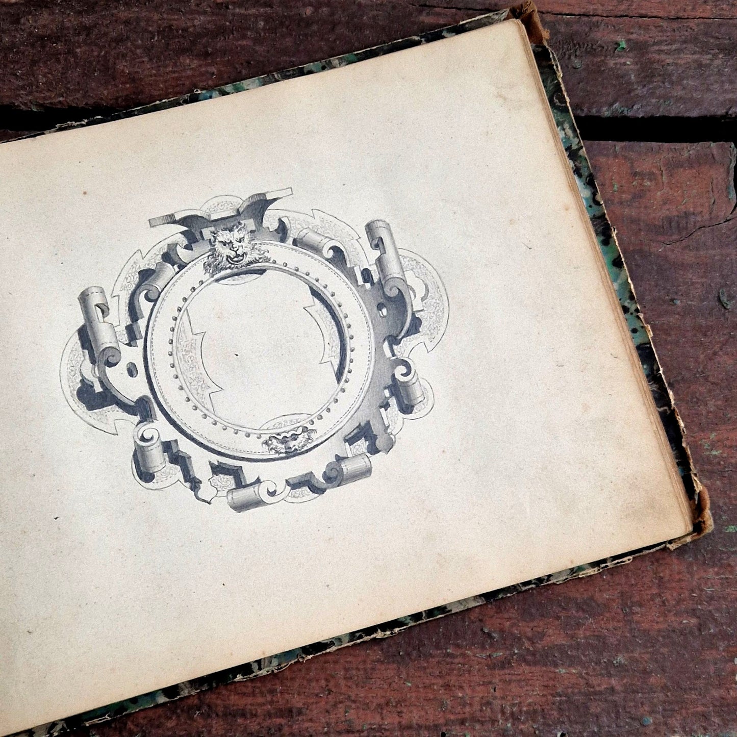 Ancien album de monogrammes XIXe siecle