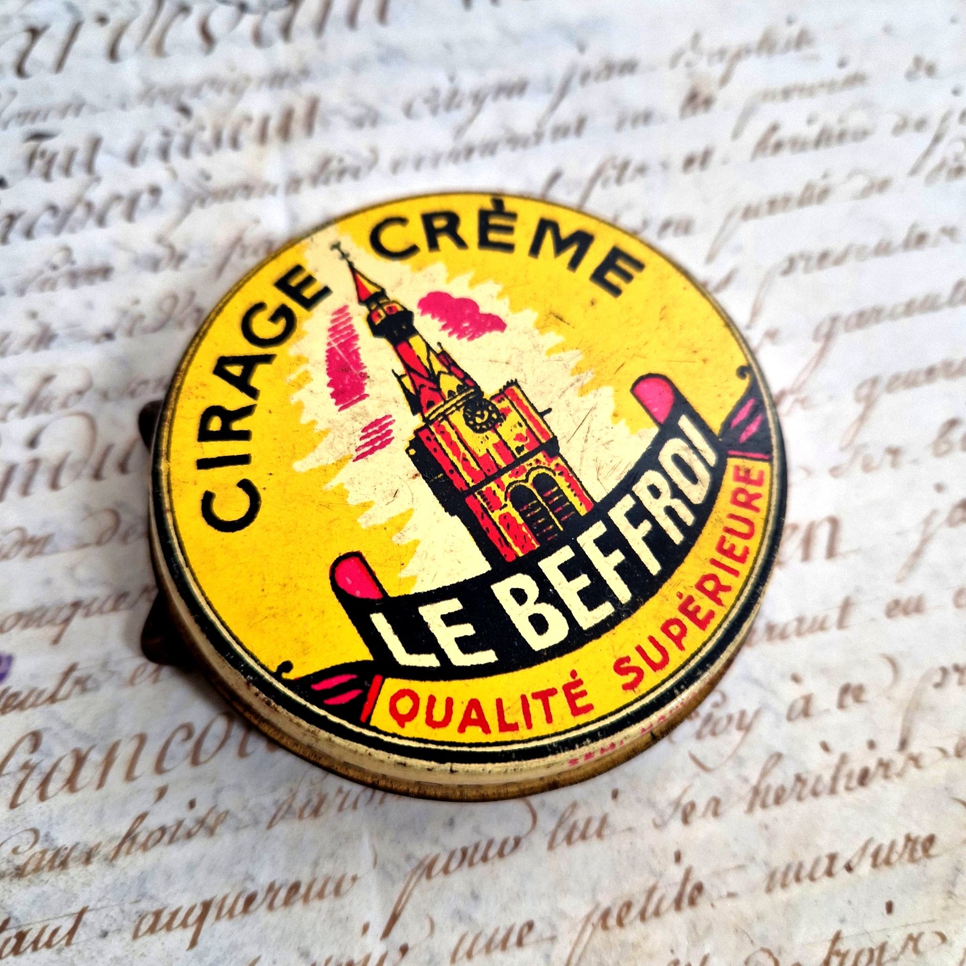 Ancienne boite de cirage le beffroi