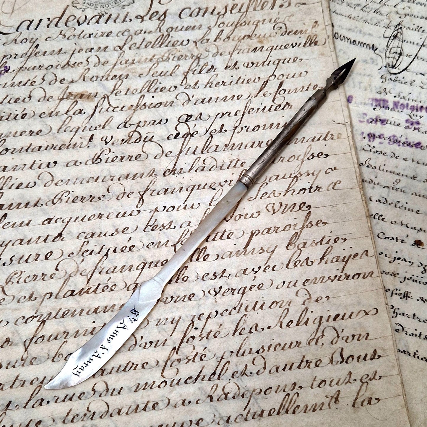 Antique mother of pearl dippen holder