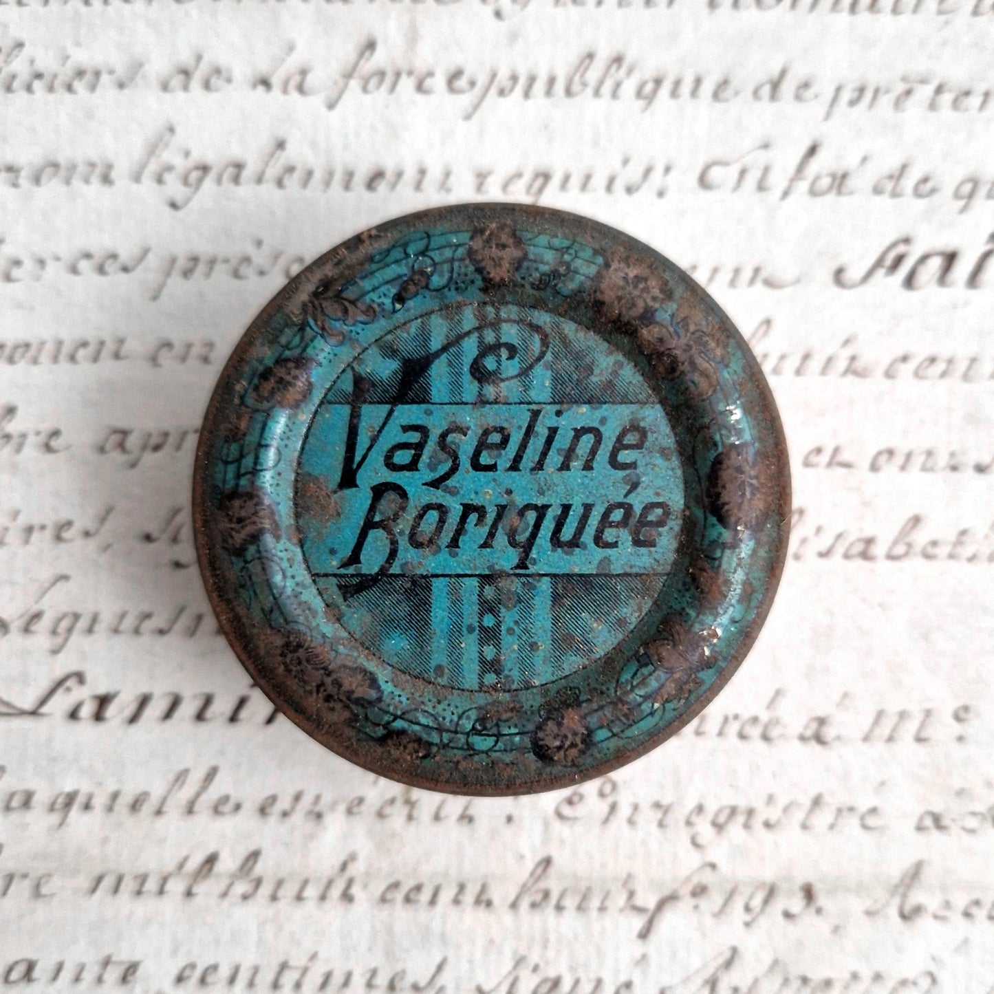 Boite ancienne vaseline boriquee