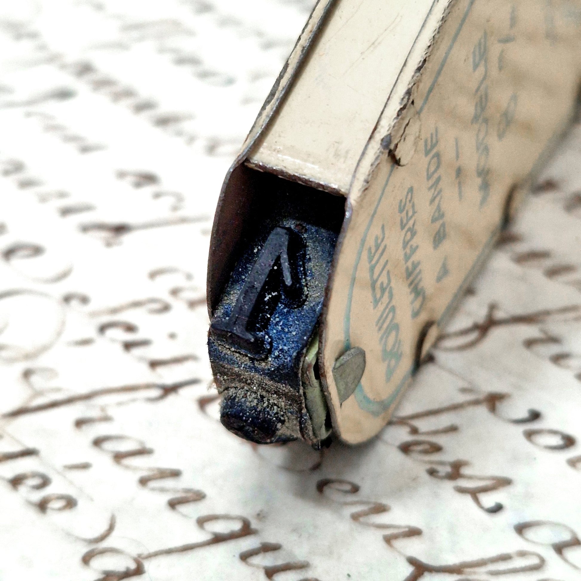 Ancien tampons chiffrés de bureau