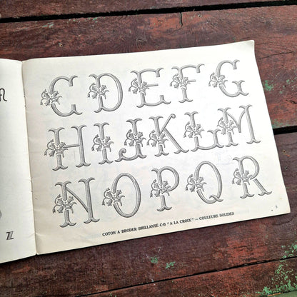 abecedaire brodé ancien linge